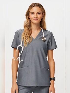 Figs Casma Three-Pocket Scrub Top Short Sleeve in Graphite Size XS